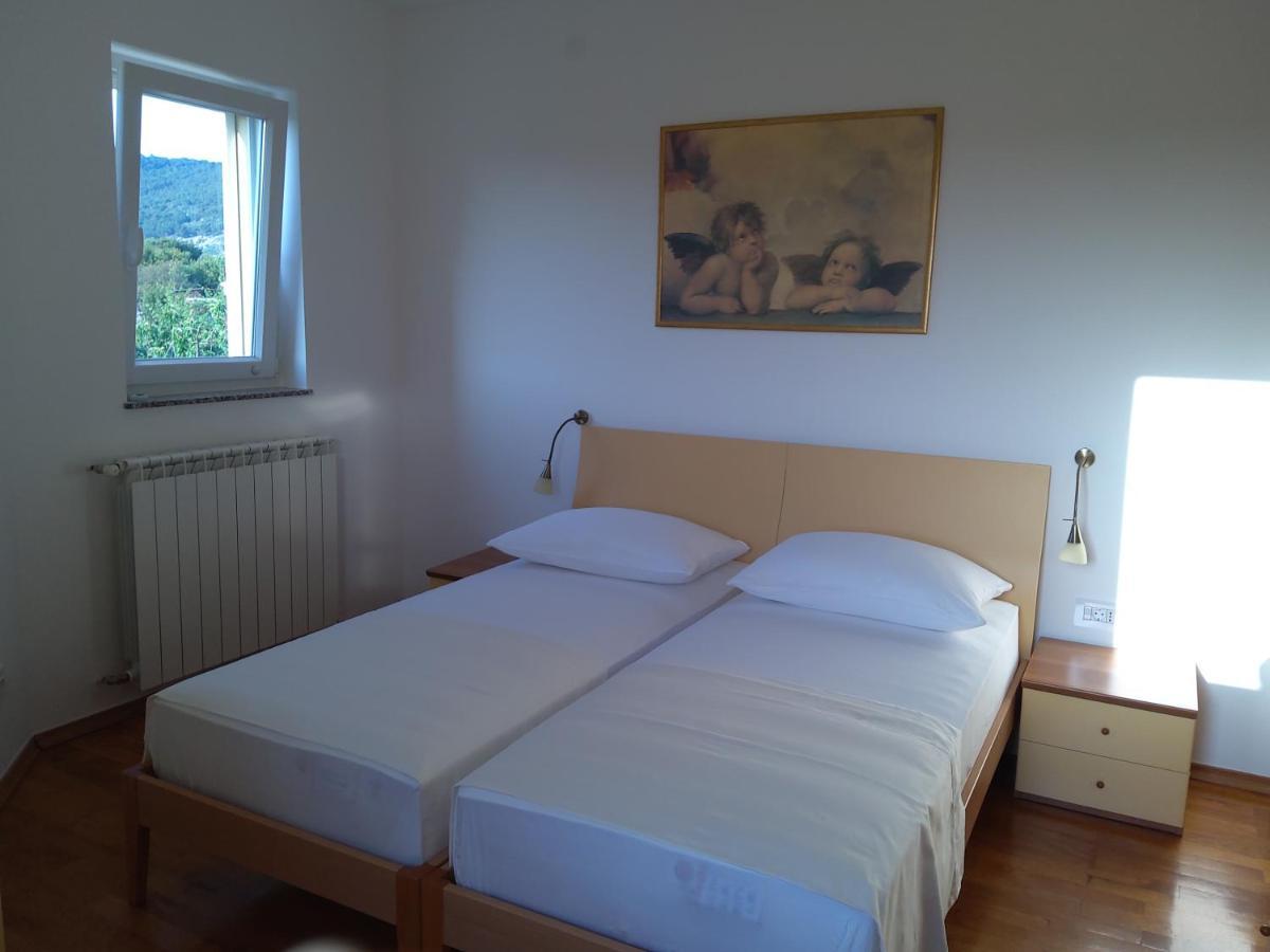Apartment Rea Cres